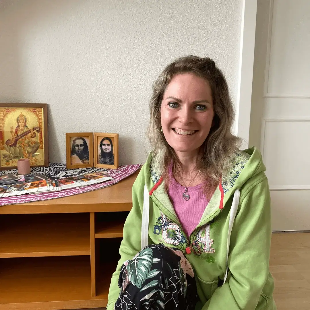 Mirka, účastnice Akademie Saraswati: Individuální mistrovská cesta harmoniem a mantrami. Exkluzivní program s osobním přístupem, 4 individuálními setkáními a kompletními materiály. Pouze pro 2 zájemkyně.