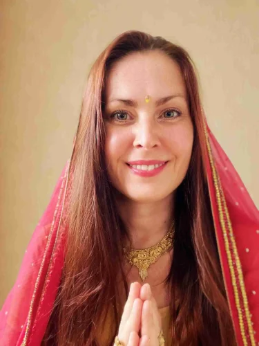 Pavla Saraswati - průvodkyně ženskou energií Šakti a učitelka manter pro vnitřní harmonii a sílu